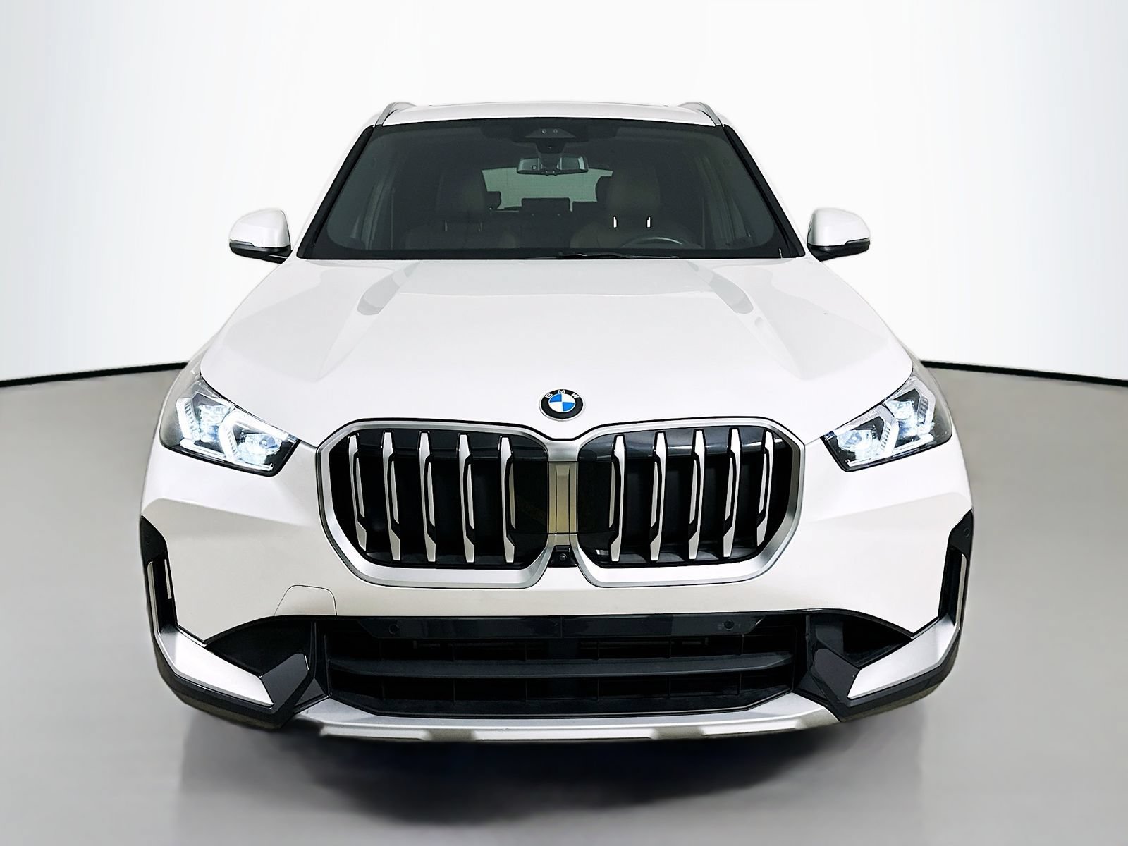 Used 2025 BMW X1 xDrive28i w/ Premium Package AWD/4WD image 2