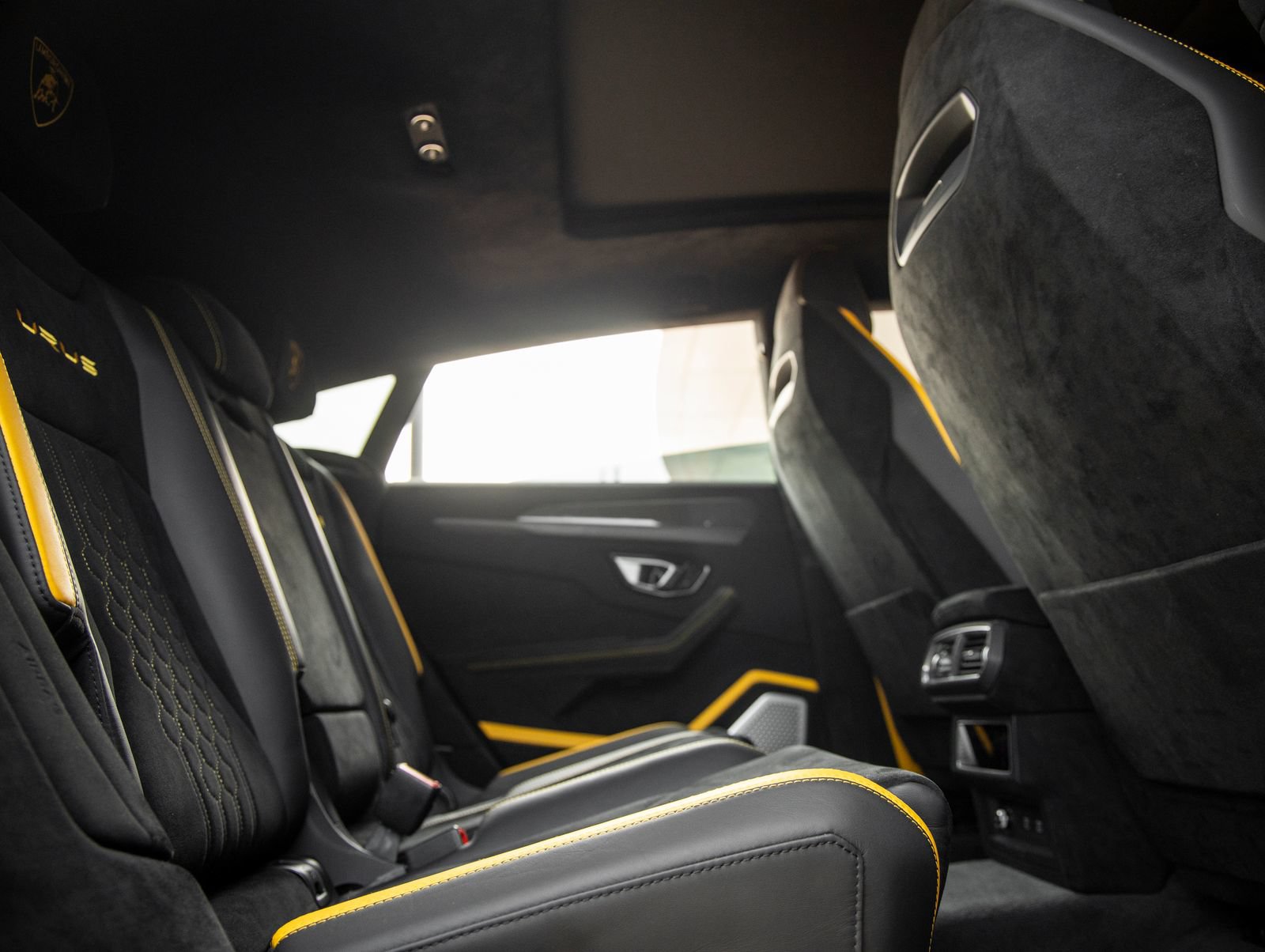 Used 2024 Lamborghini Urus Performante AWD/4WD image 48