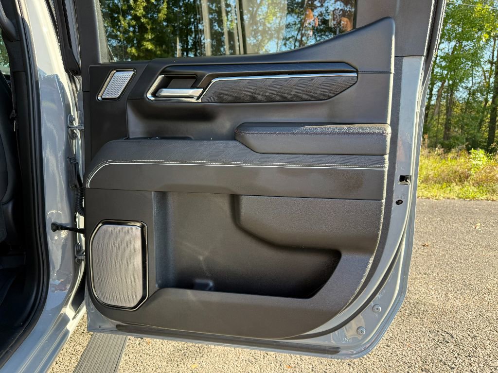 Used 2024 GMC Sierra 1500 AT4X image 32