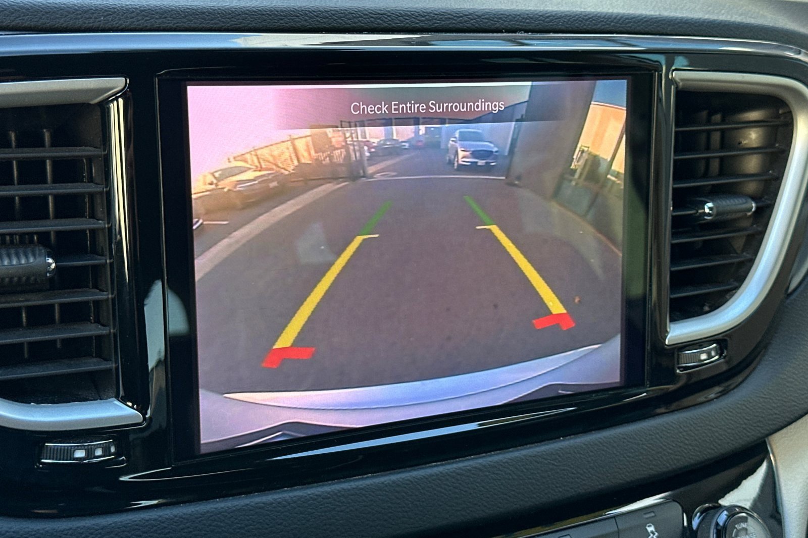 Used 2022 Chrysler Pacifica Touring-L image 21