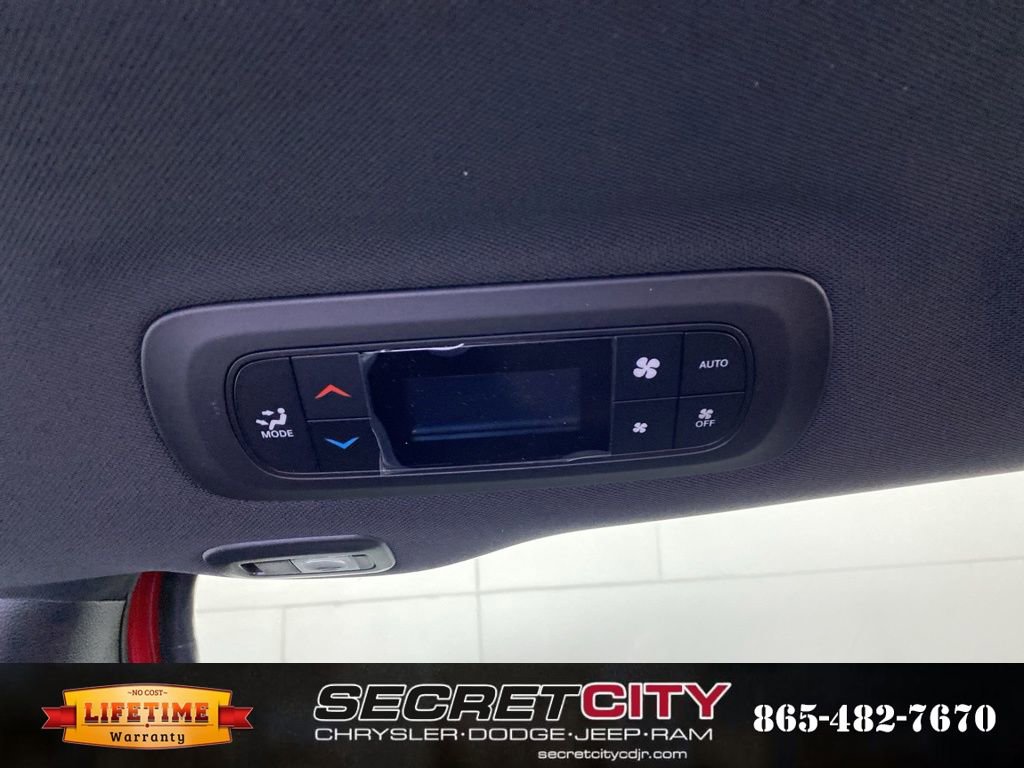 New 2026 Chrysler Pacifica Select image 32