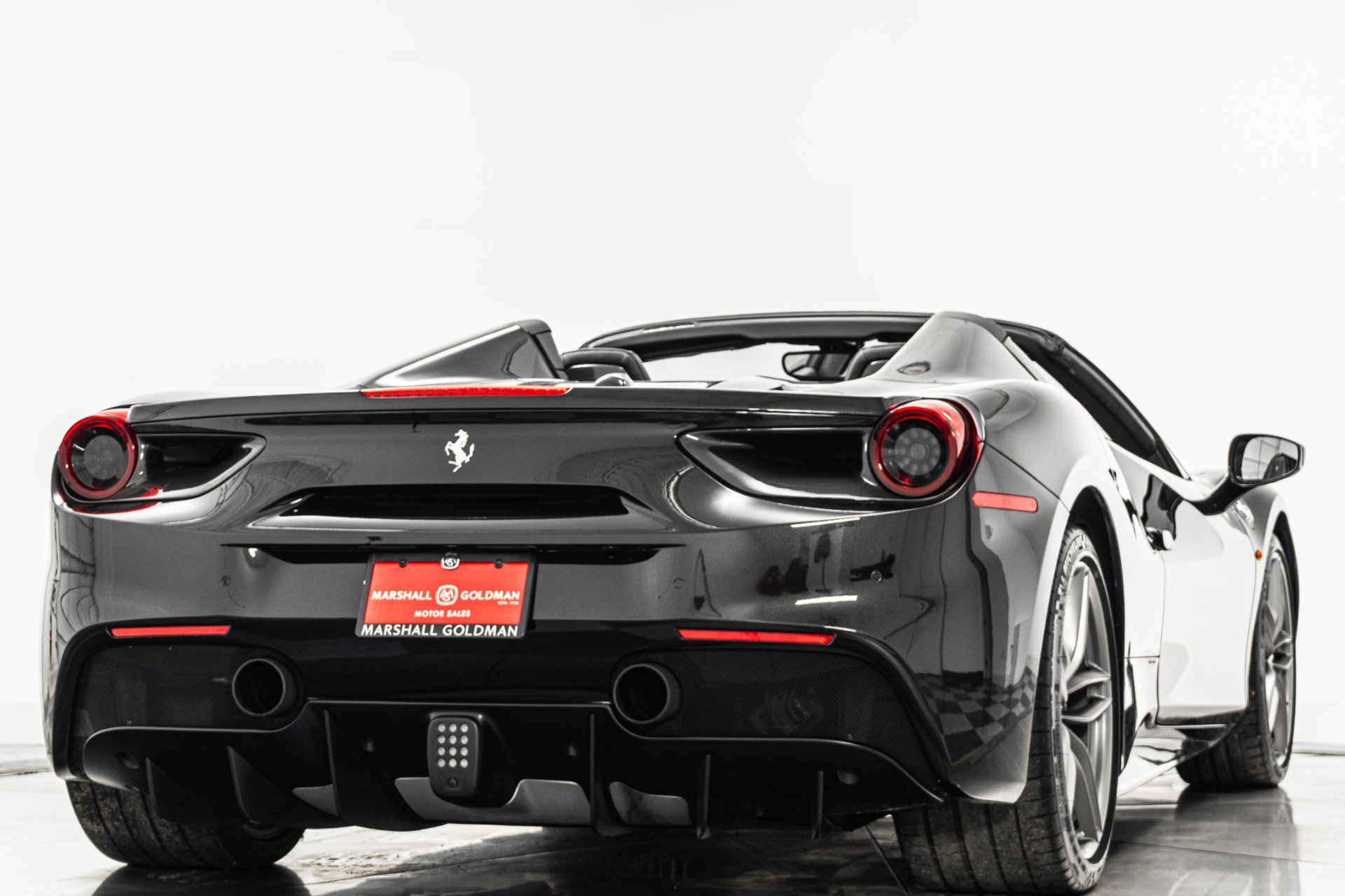 Used 2018 Ferrari 488 Spider RWD image 9
