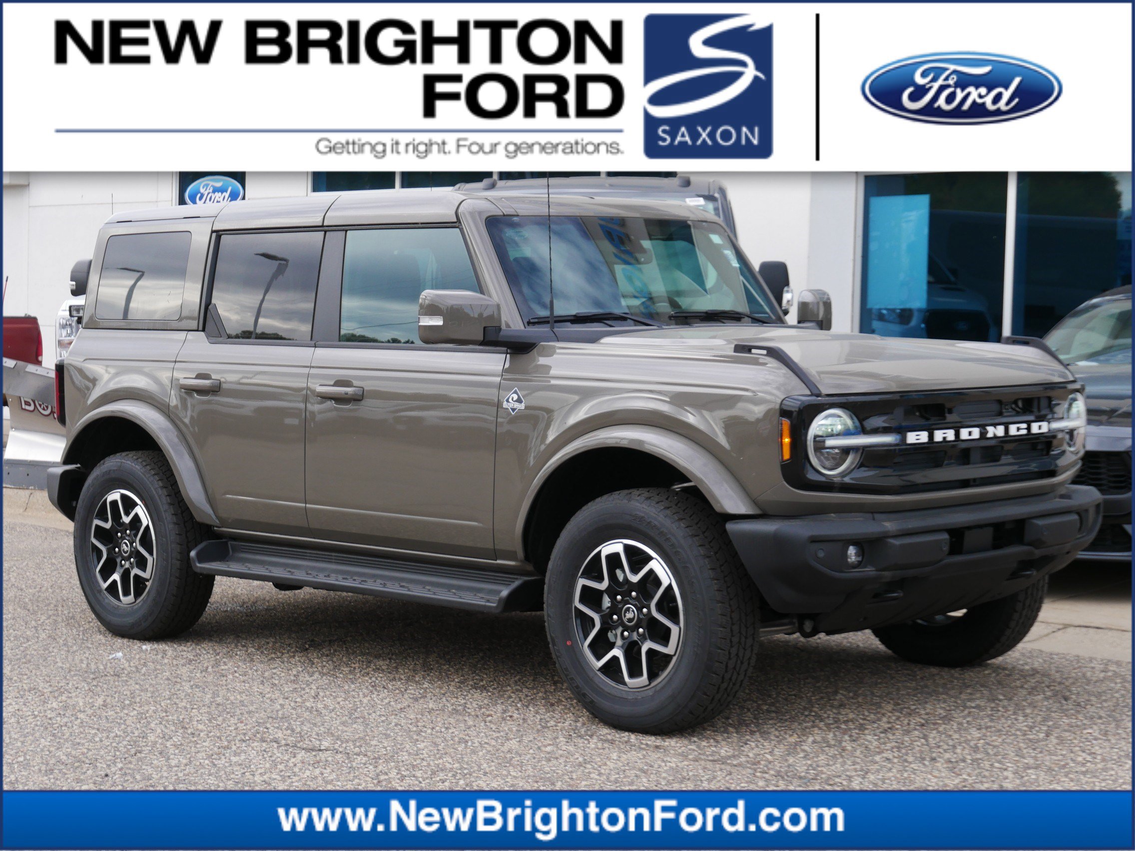 Used 2025 Ford Bronco Outer Banks AWD/4WD image 1