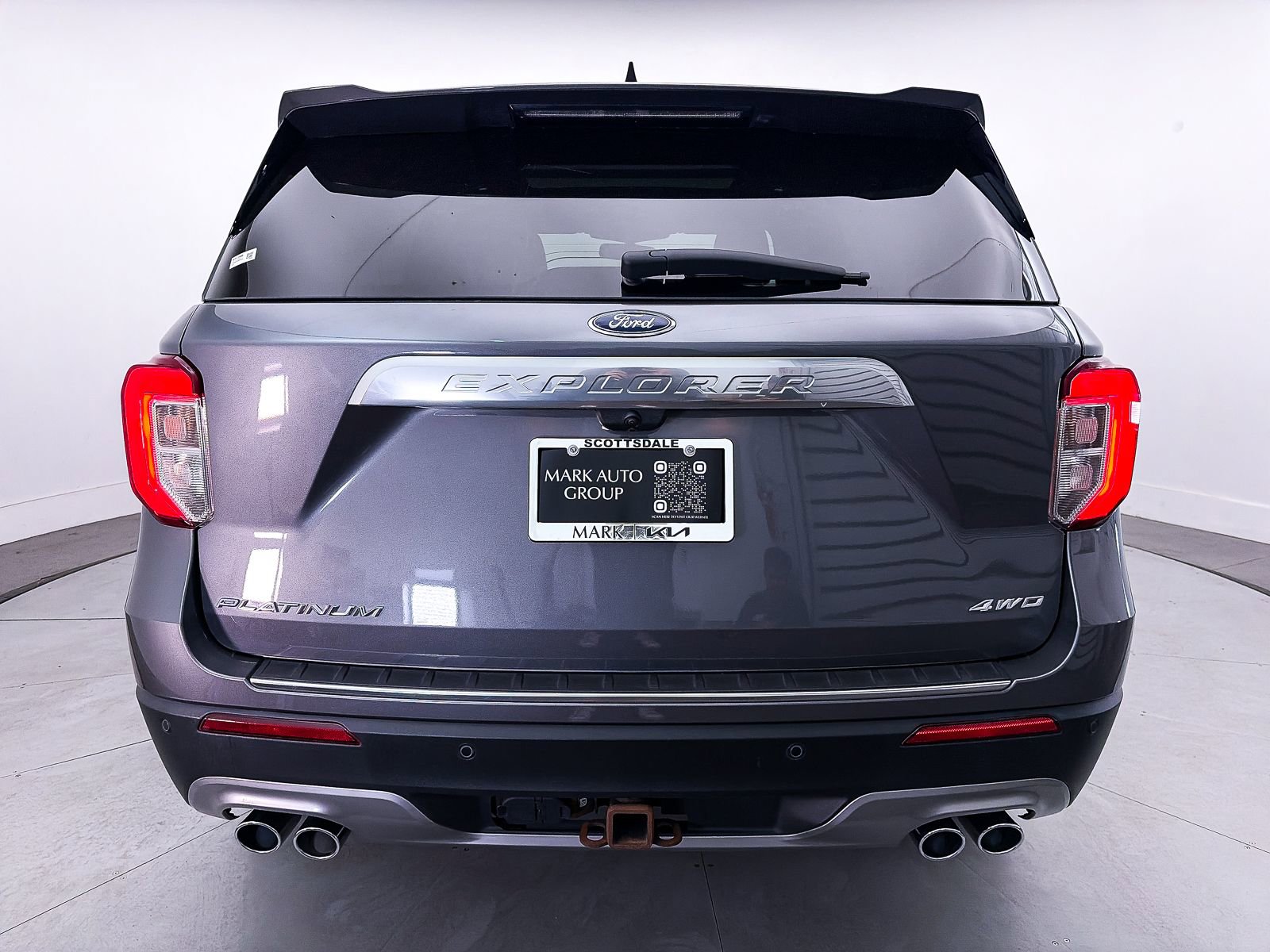Used 2021 Ford Explorer Platinum w/ Equipment Group 601A AWD/4WD image 17