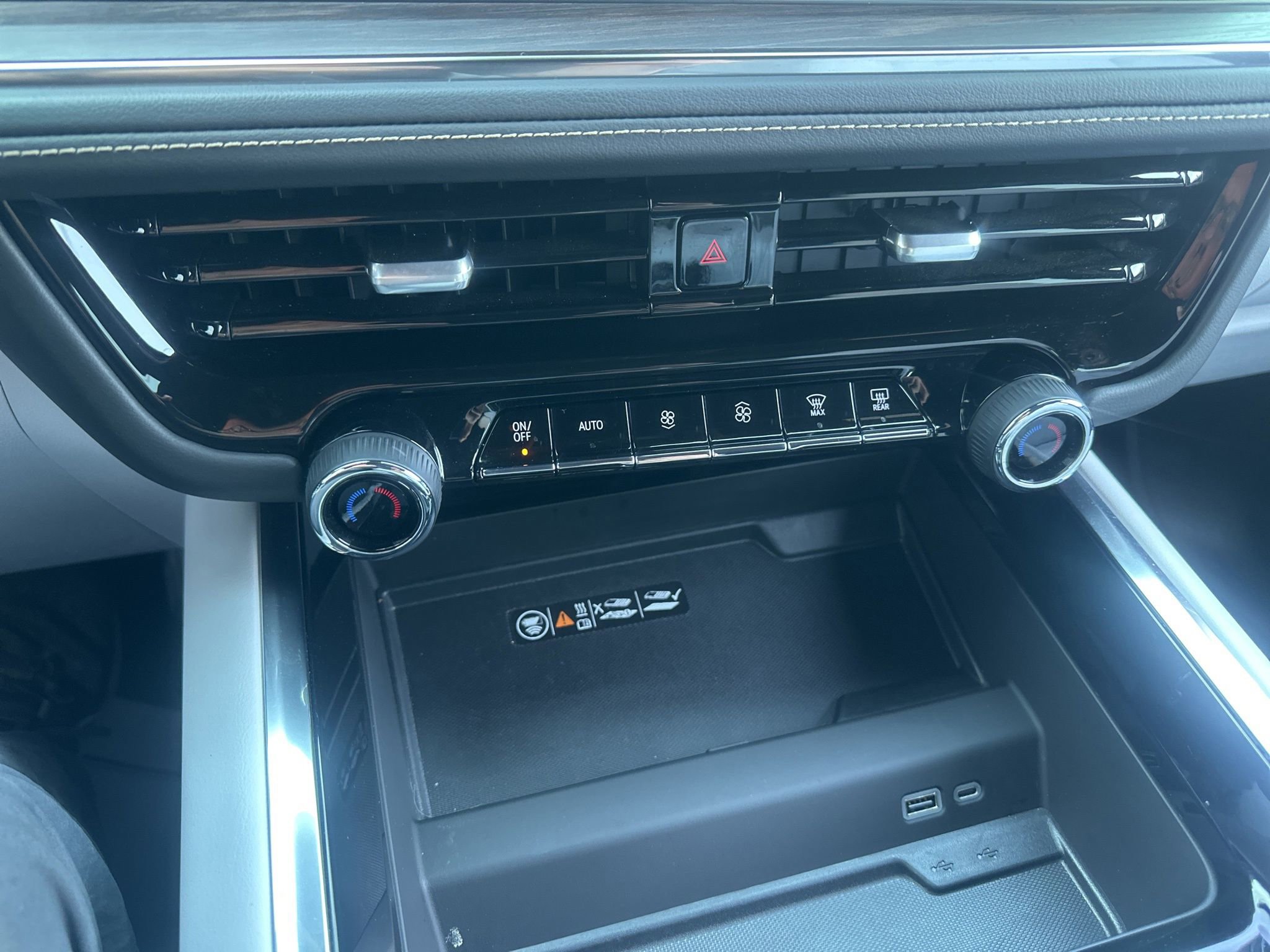 Used 2025 Chevrolet Tahoe Premier image 38