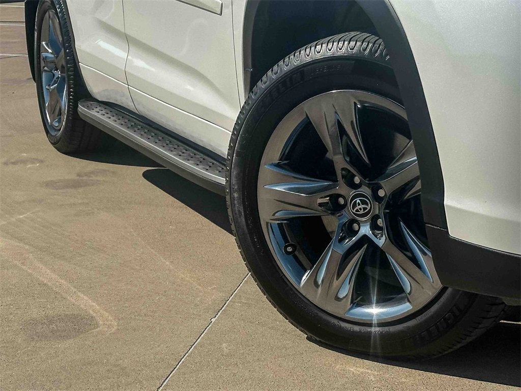 Used 2018 Toyota Highlander Limited Platinum image 9