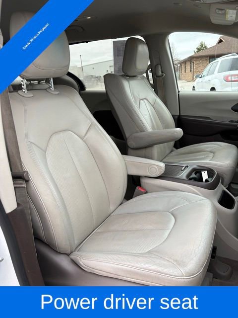 Used 2020 Chrysler Pacifica Touring-L Plus image 30