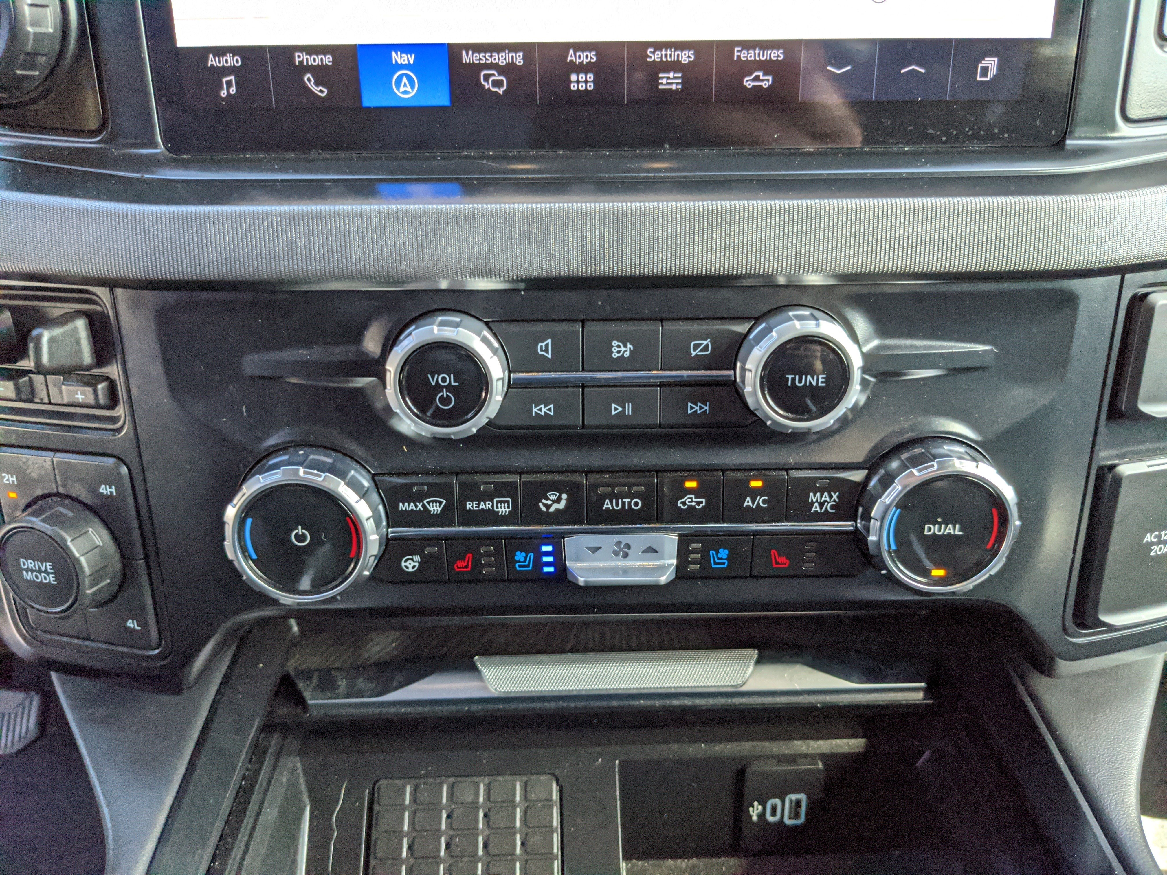 Used 2024 Ford F250 Platinum image 30