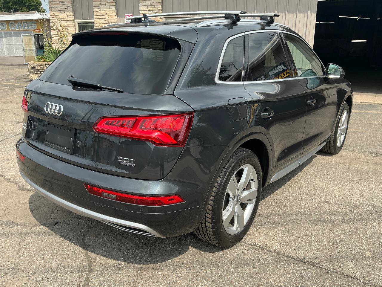 Used 2018 Audi Q5 2.0T Premium Plus w/ Premium Plus Package AWD/4WD image 4