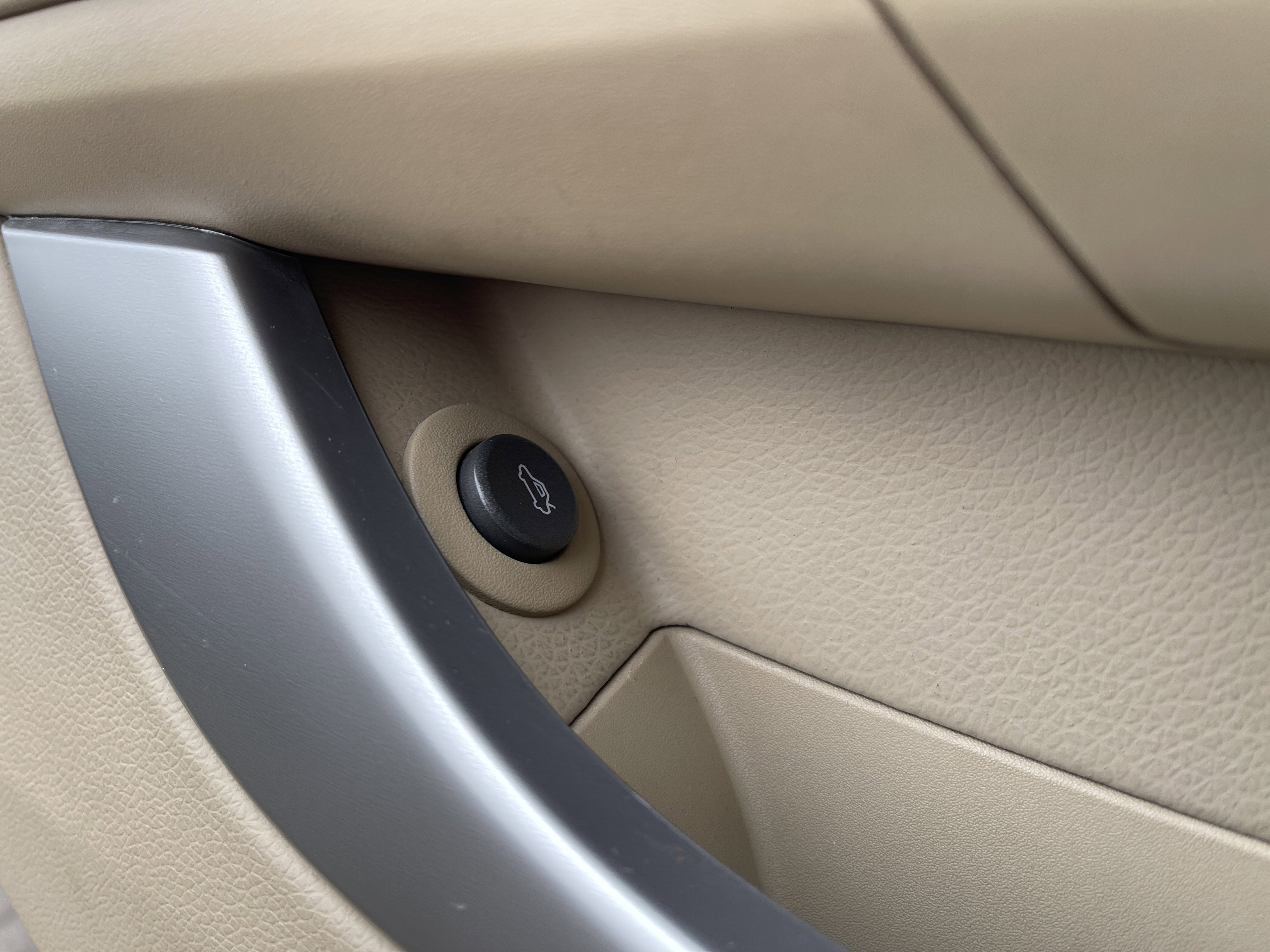 Used 2011 Cadillac CTS Luxury image 14