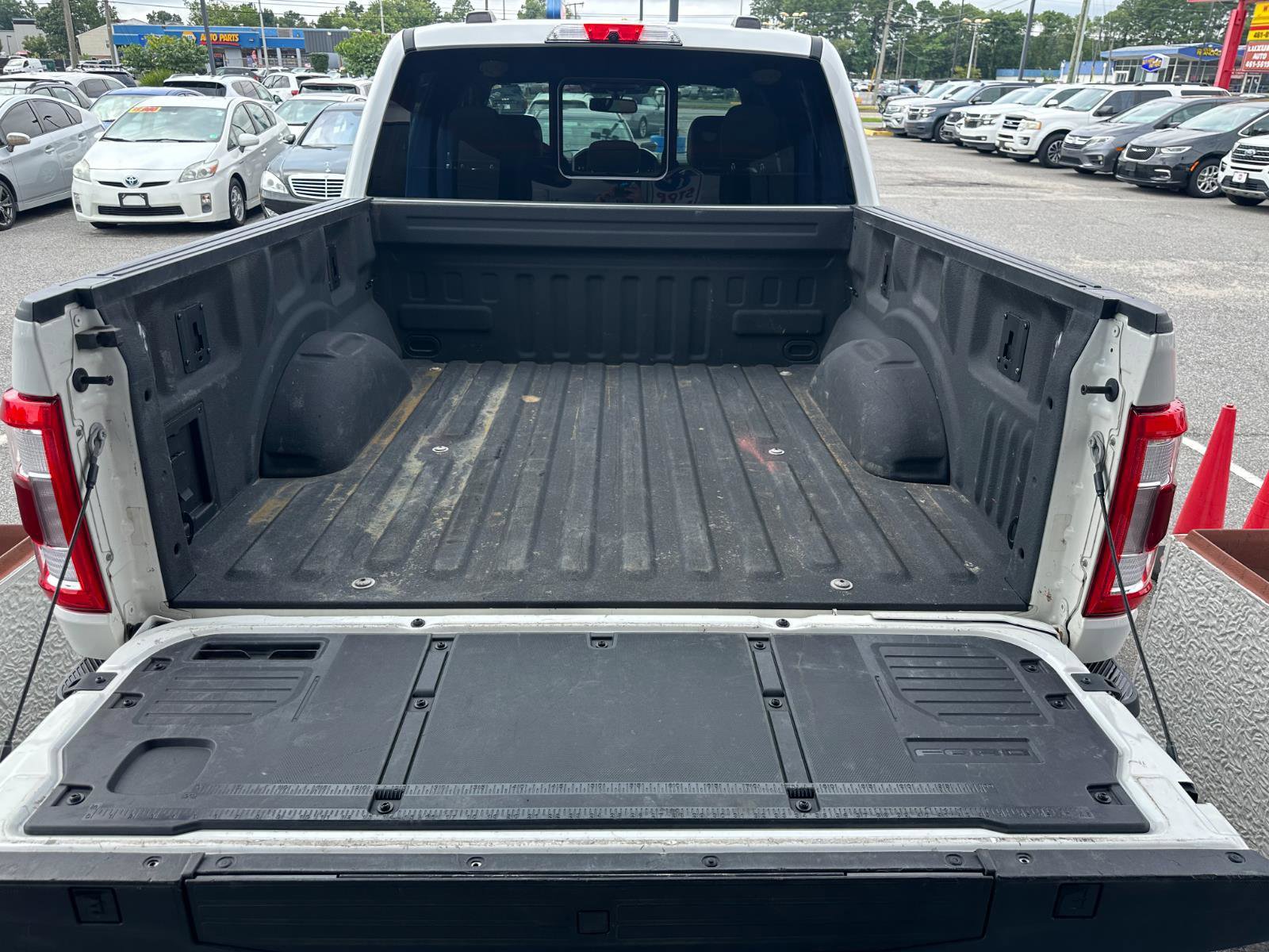 Used 2021 Ford F150 Lariat w/ Equipment Group 502A High image 21