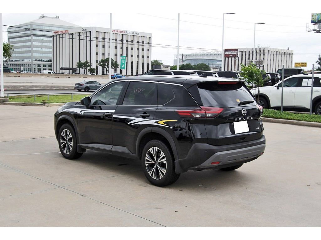 Used 2023 Nissan Rogue SV image 4