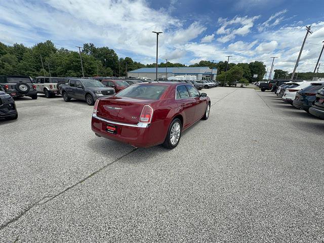 Used 2014 Chrysler 300 AWD w/ Driver Convenience Group image 8