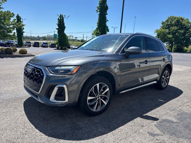 Used 2022 Audi Q5 2.0T Premium Plus w/ Premium Plus Package AWD/4WD image 16
