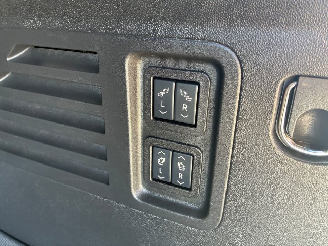 Used 2026 Chevrolet Traverse High Country AWD/4WD image 8