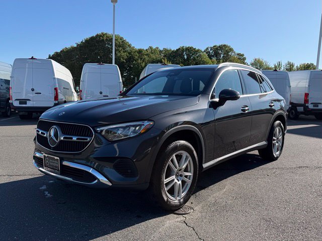 Used 2023 Mercedes-Benz GLC 300 4MATIC image 3