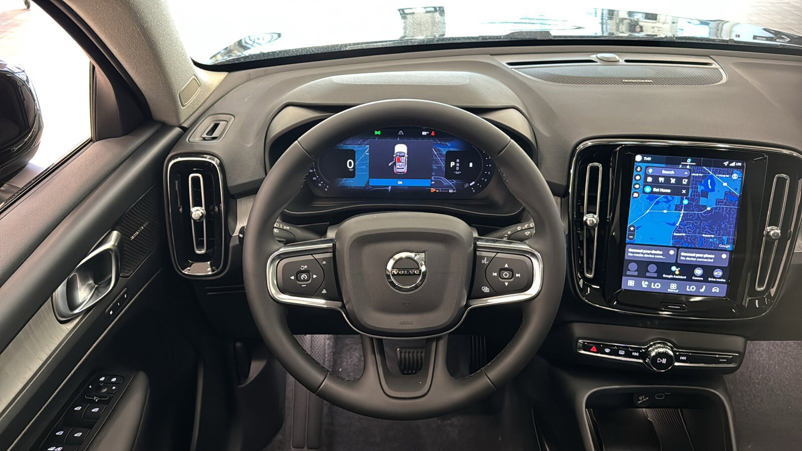 New 2026 Volvo XC40 B5 Ultra w/ Protection Package Premier image 12