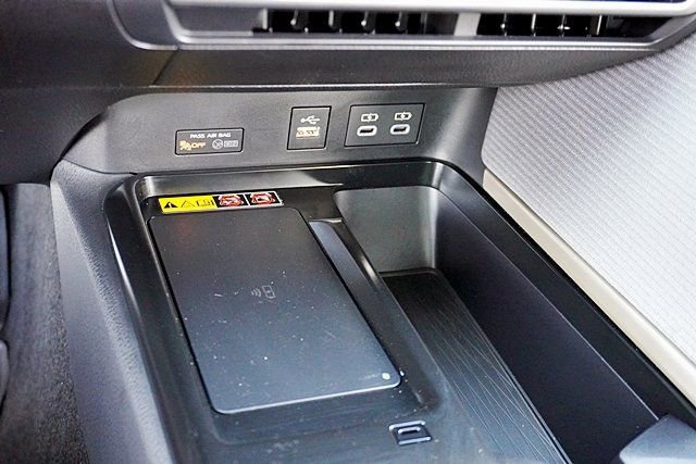 Used 2026 Toyota Camry SE w/ Multimedia Upgrade Package FWD image 28