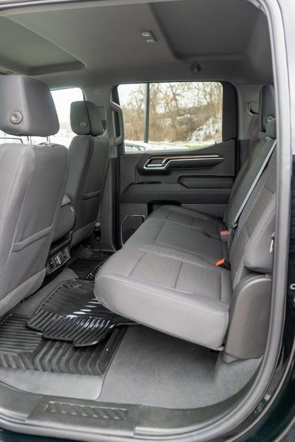 Used 2024 Chevrolet Silverado 1500 LT AWD/4WD image 11