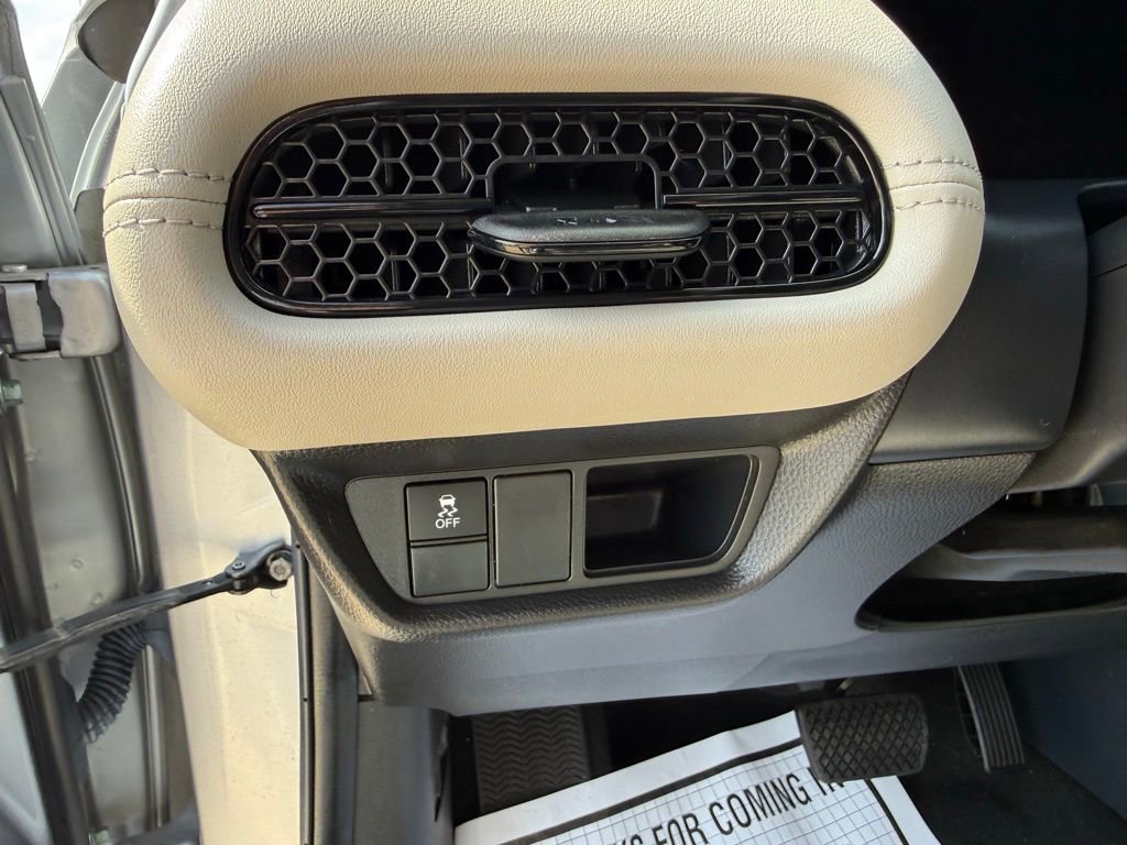 Used 2023 Honda HR-V LX image 11