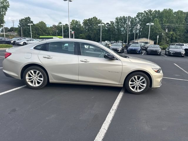 Used 2016 Chevrolet Malibu LT FWD image 2