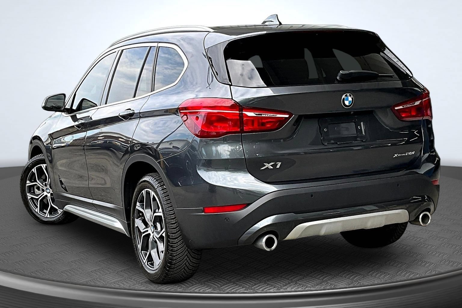 Used 2020 BMW X1 xDrive28i AWD/4WD image 3