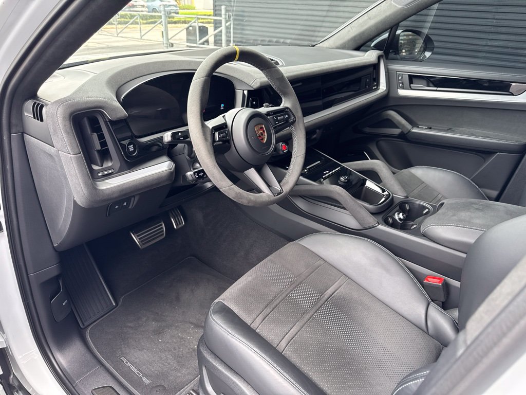 Certified 2024 Porsche Cayenne Turbo GT AWD/4WD image 5