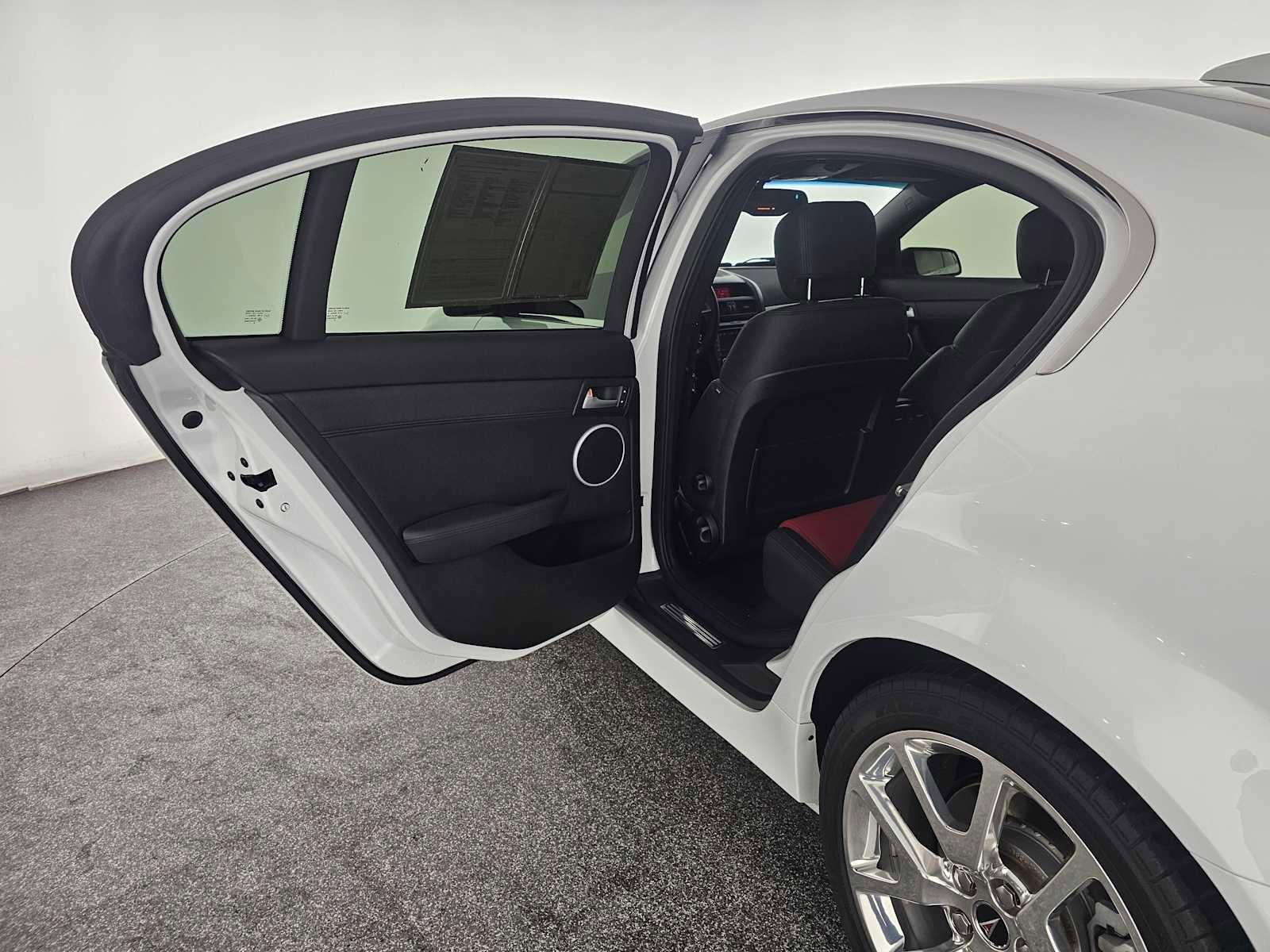 Used 2009 Pontiac G8 GXP image 15