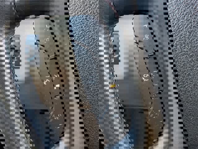 Used 2012 GMC Acadia Denali image 27