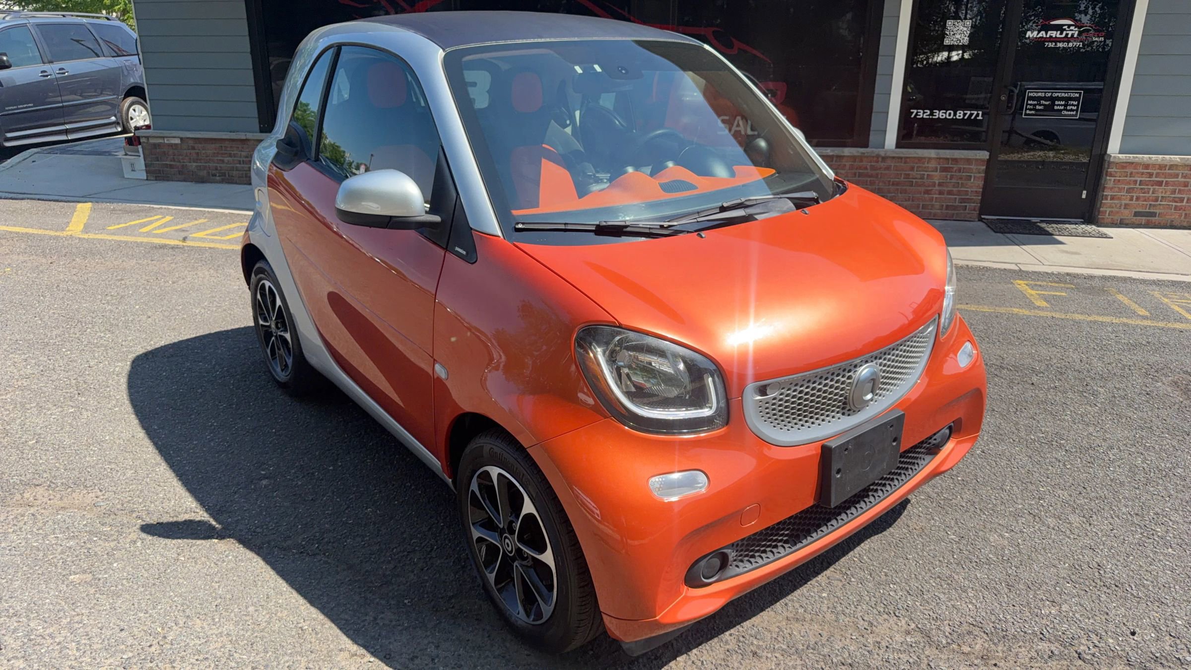 Used 2016 smart fortwo passion RWD image 4