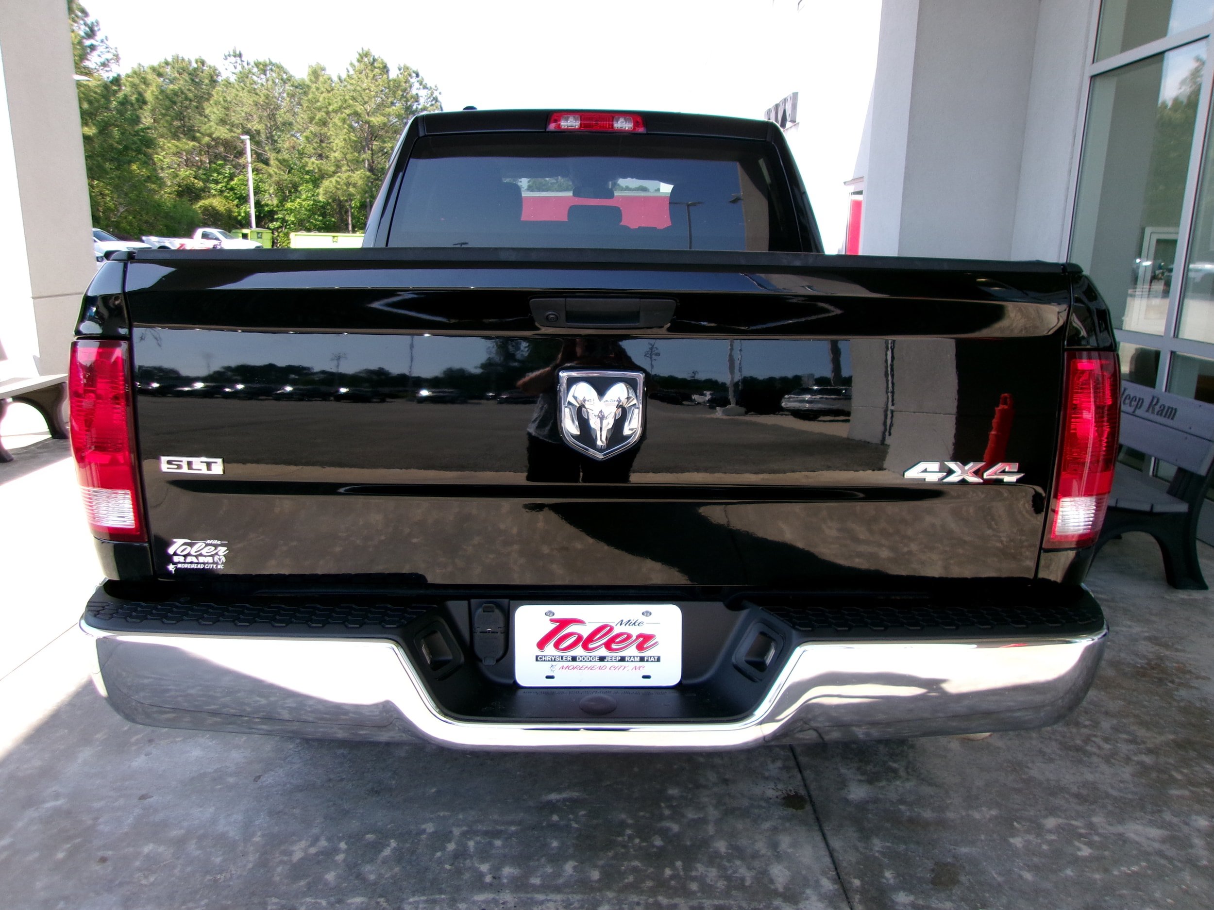 Used 2024 RAM 1500 Classic SLT AWD/4WD image 21
