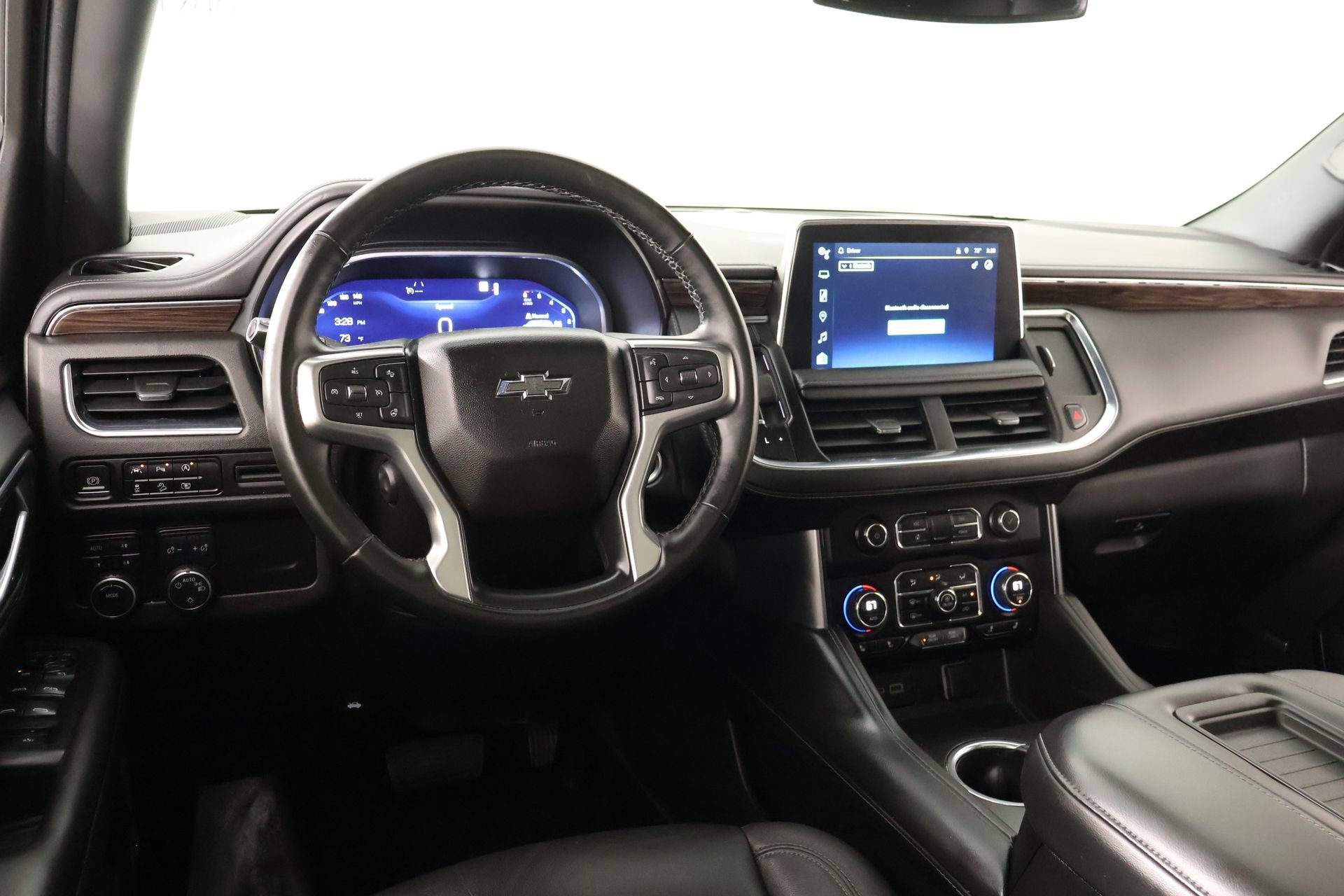 Used 2023 Chevrolet Tahoe Z71 w/ Luxury Package AWD/4WD image 2
