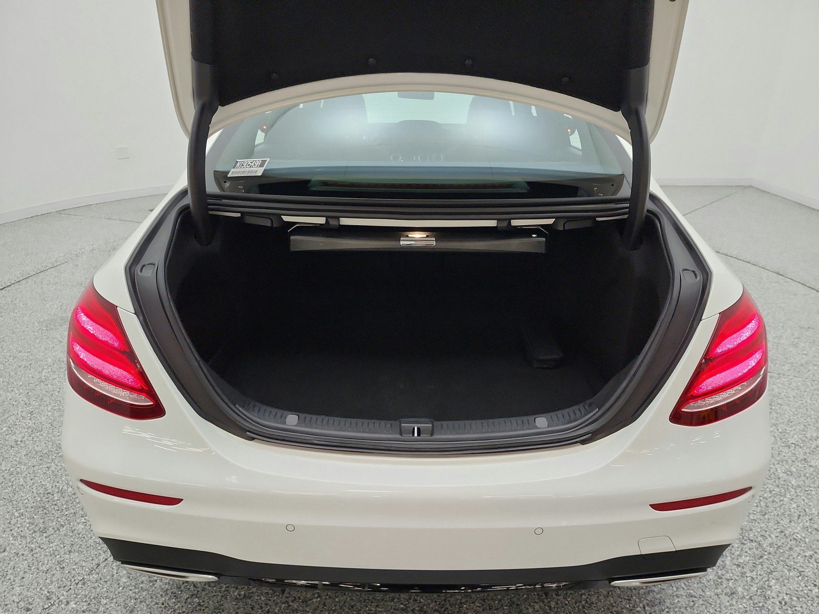 Used 2019 Mercedes-Benz E 300 image 18