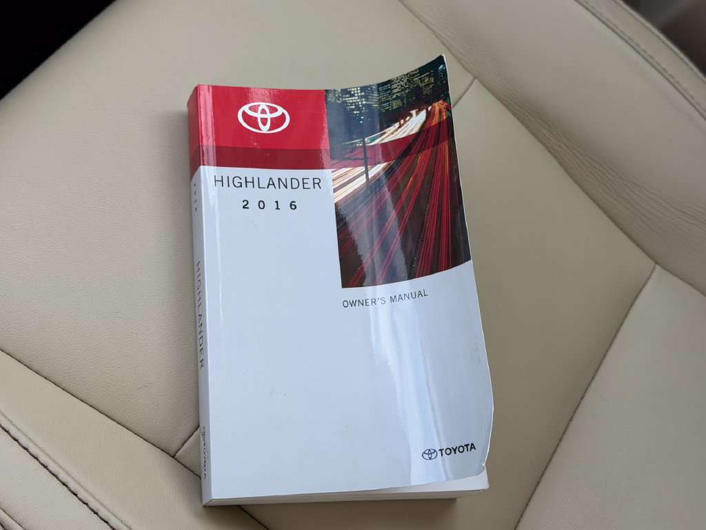 Used 2016 Toyota Highlander XLE AWD/4WD image 9