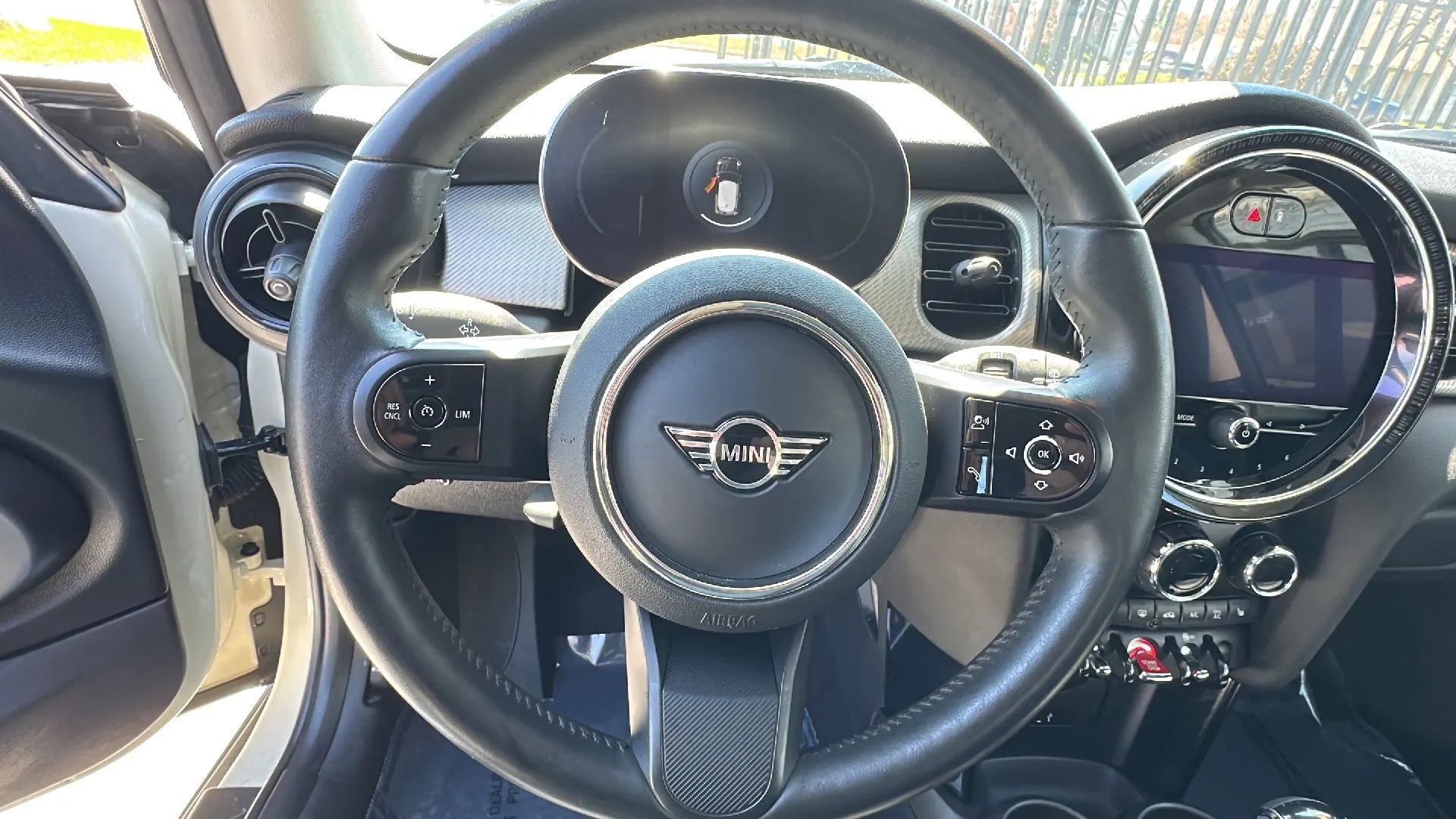 Used 2023 MINI Cooper 2-Door Hardtop image 10