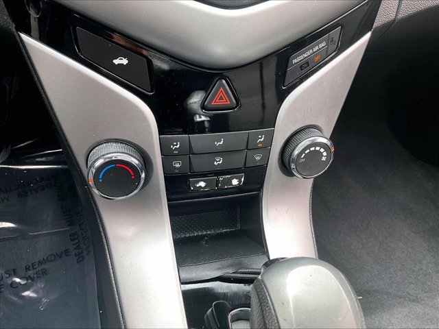 Used 2015 Chevrolet Cruze LS image 23