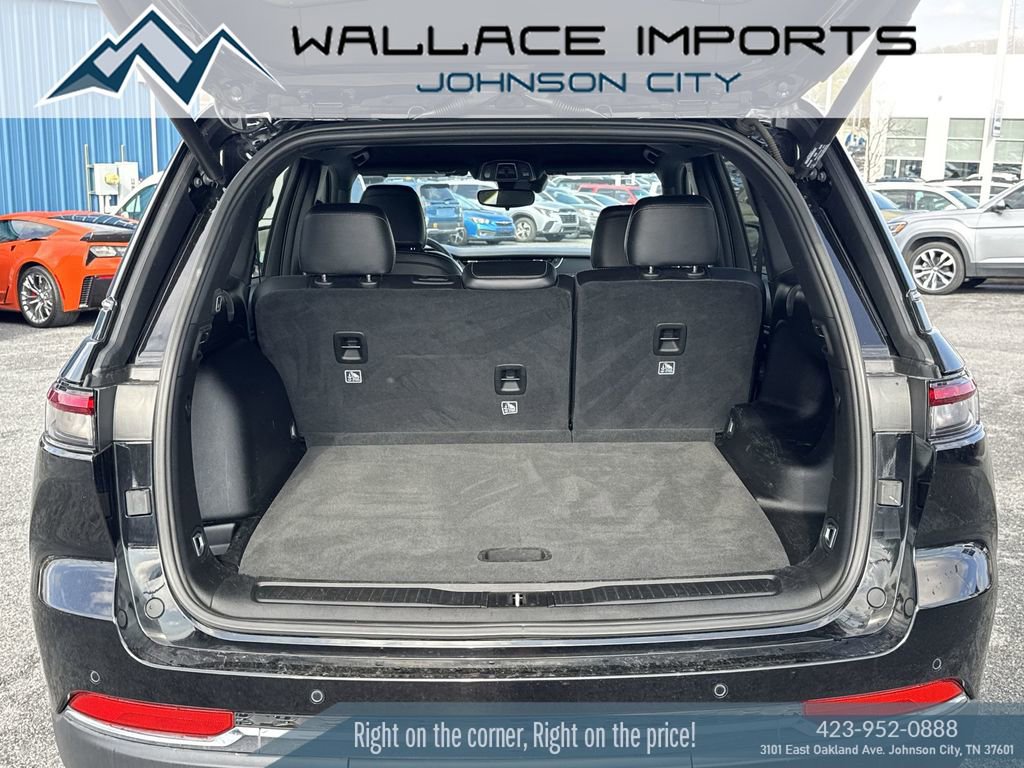 Used 2024 Jeep Grand Cherokee Limited AWD/4WD image 44