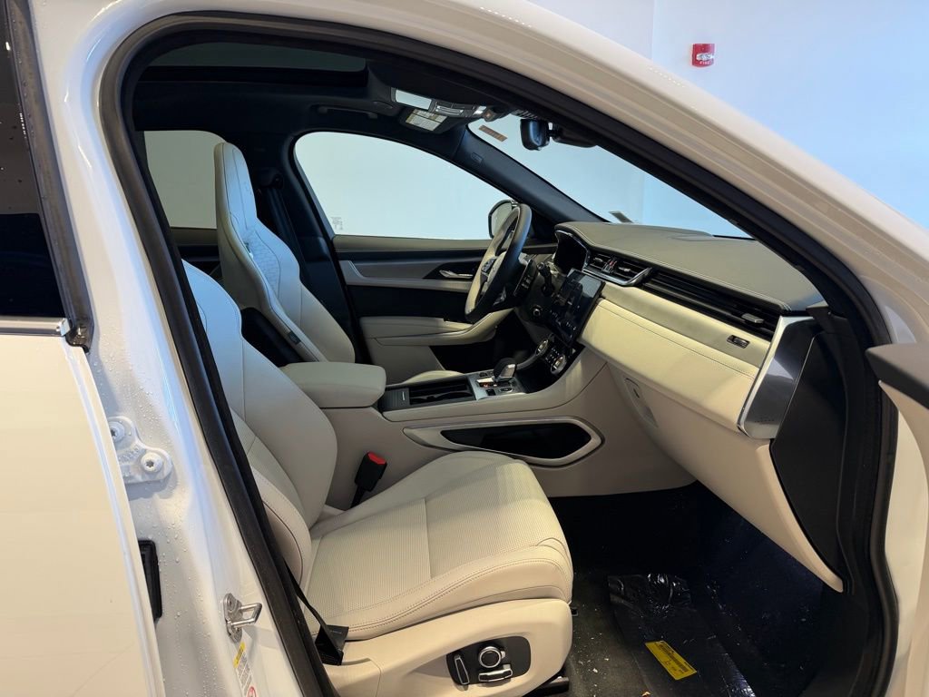 New 2025 Jaguar F-PACE R-Dynamic S image 16