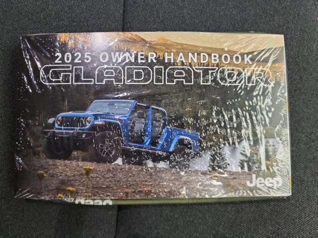 New 2025 Jeep Gladiator Sport image 32