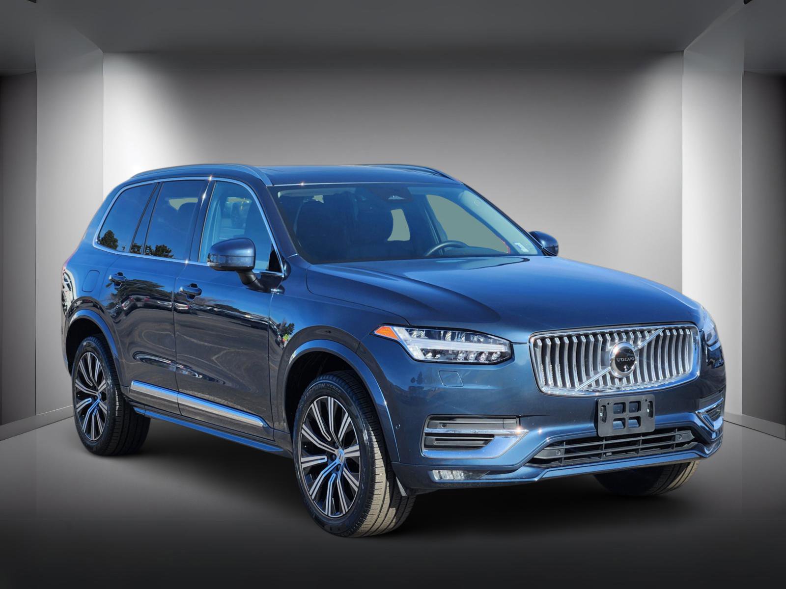 Used 2024 Volvo XC90 B5 Plus image 4