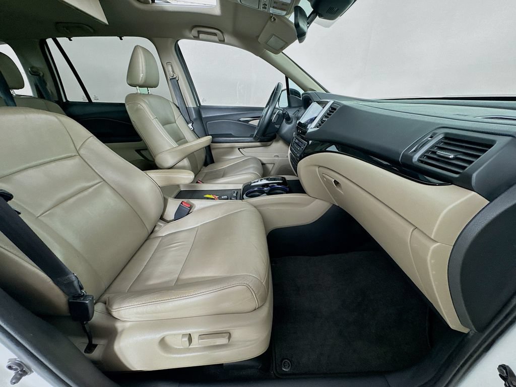 Used 2016 Honda Pilot Touring image 36