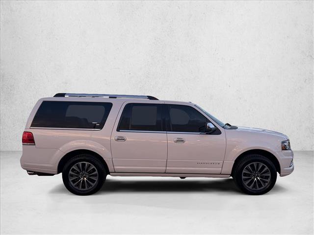 Used 2015 Lincoln Navigator L 2WD image 4