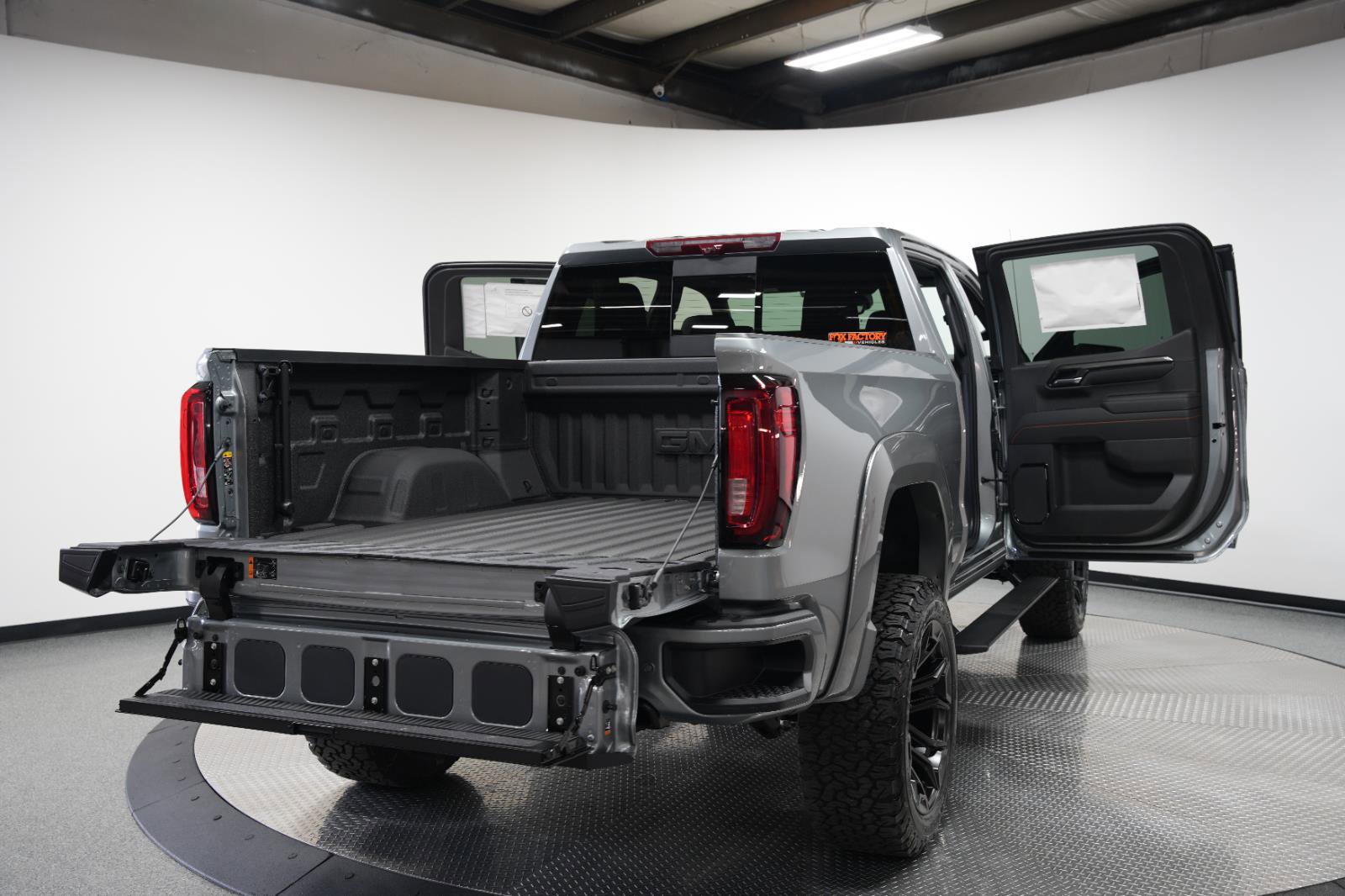 New 2025 GMC Sierra 1500 AT4 w/ AT4 Premium Package image 16