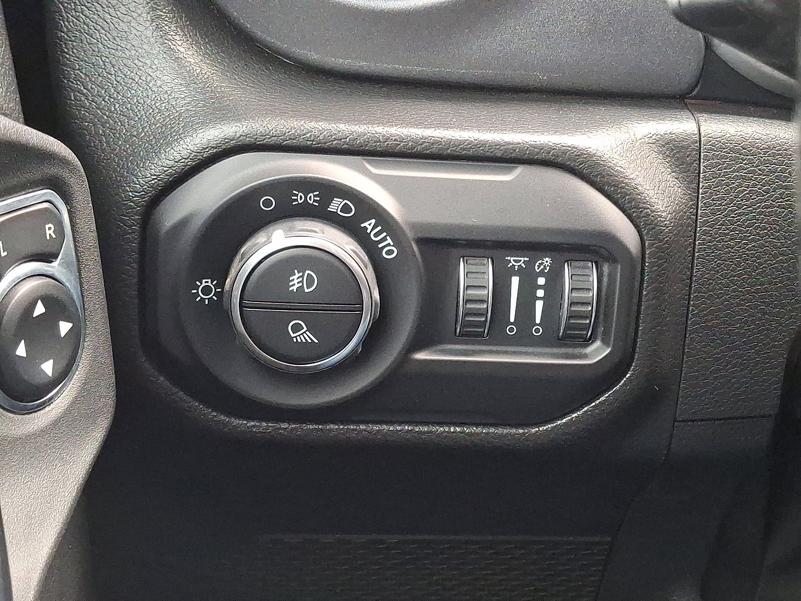 Used 2022 Jeep Gladiator Mojave w/ Dual Top Group image 26