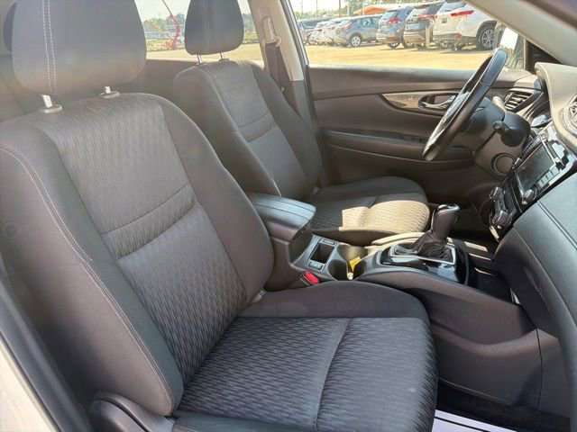 Used 2020 Nissan Rogue SV image 15