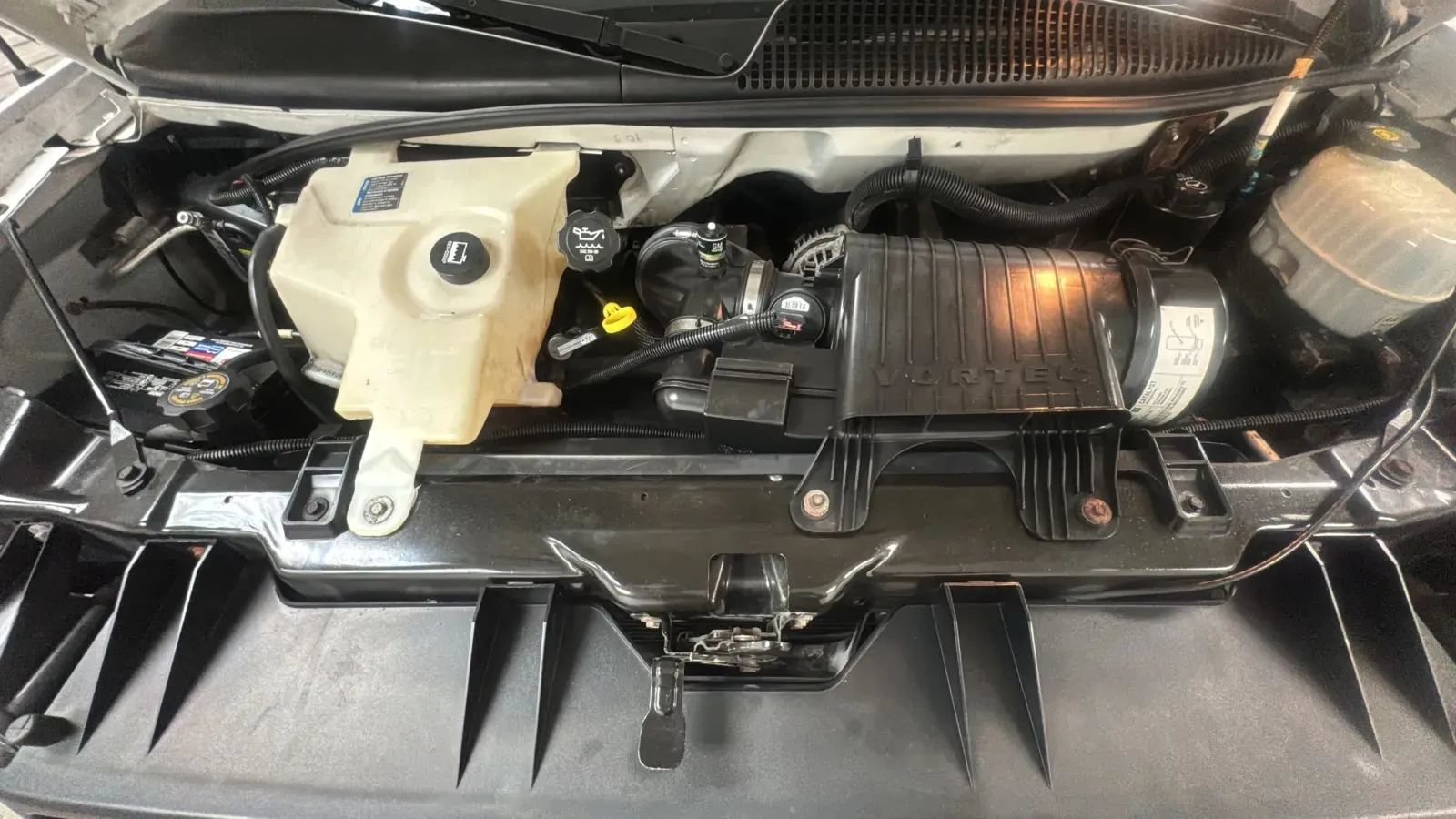 Used 2004 Chevrolet Express 3500 Extended Passenger w/ LS Preferred Equipment Group RWD image 22