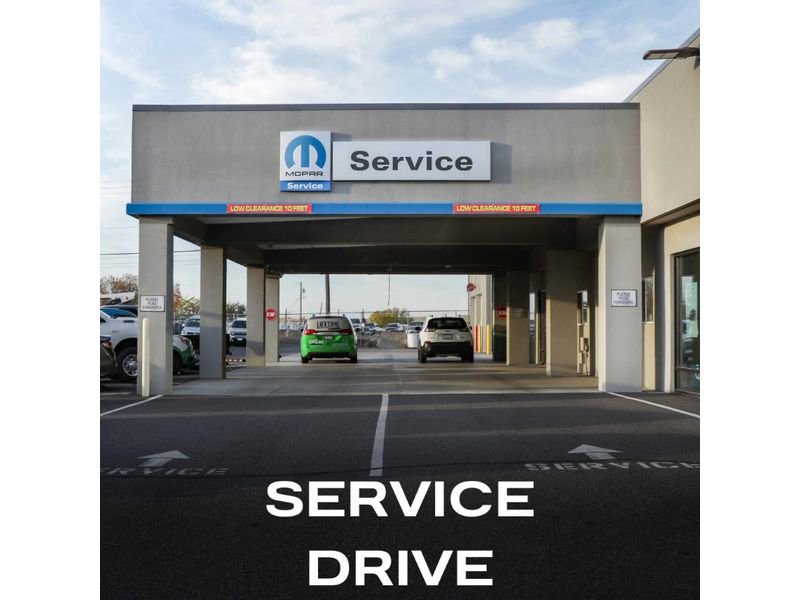 Used 2023 Mitsubishi Outlander SE image 14