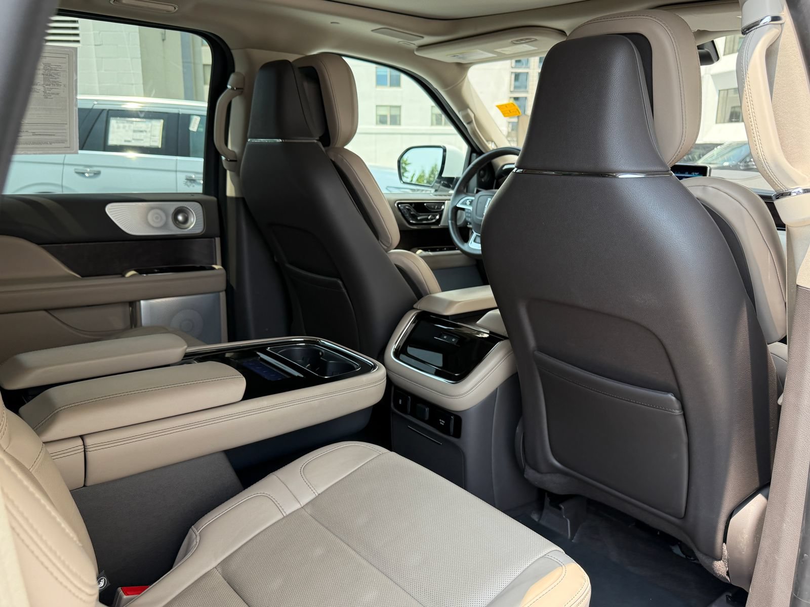 Certified 2023 Lincoln Navigator L Reserve AWD/4WD image 17