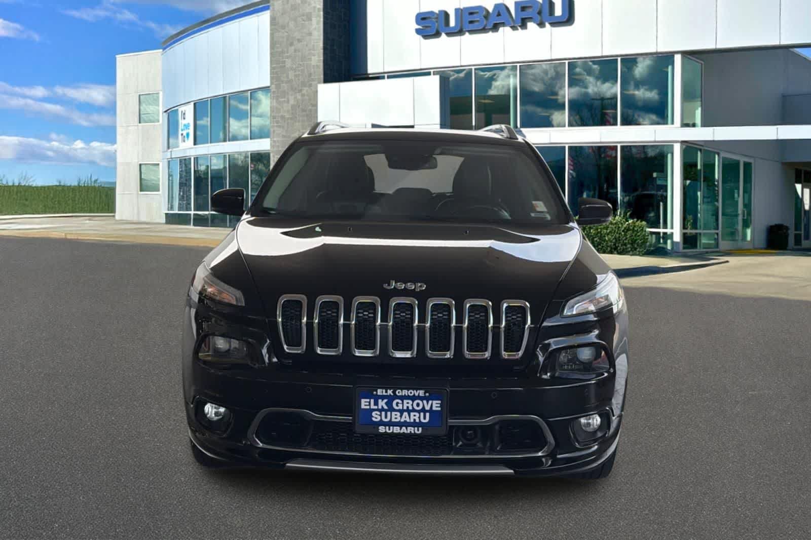 Used 2017 Jeep Cherokee Overland w/ Technology Group FWD image 10
