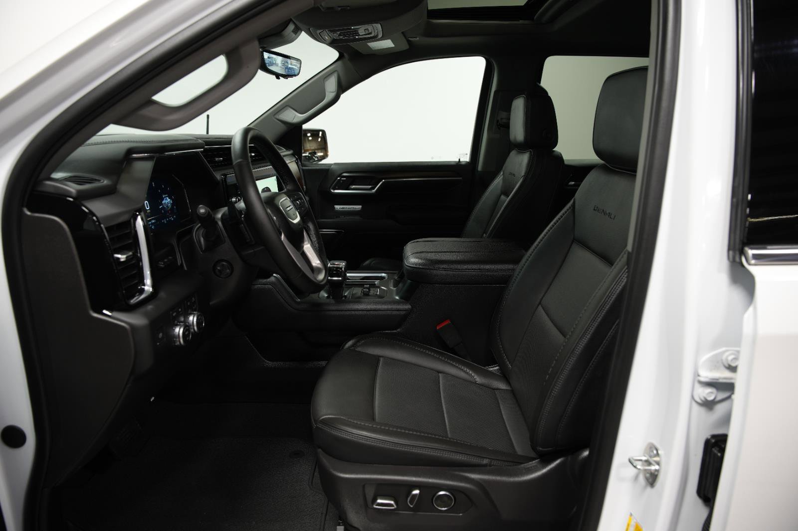 Used 2024 GMC Sierra 1500 Denali w/ Denali Reserve Package image 31
